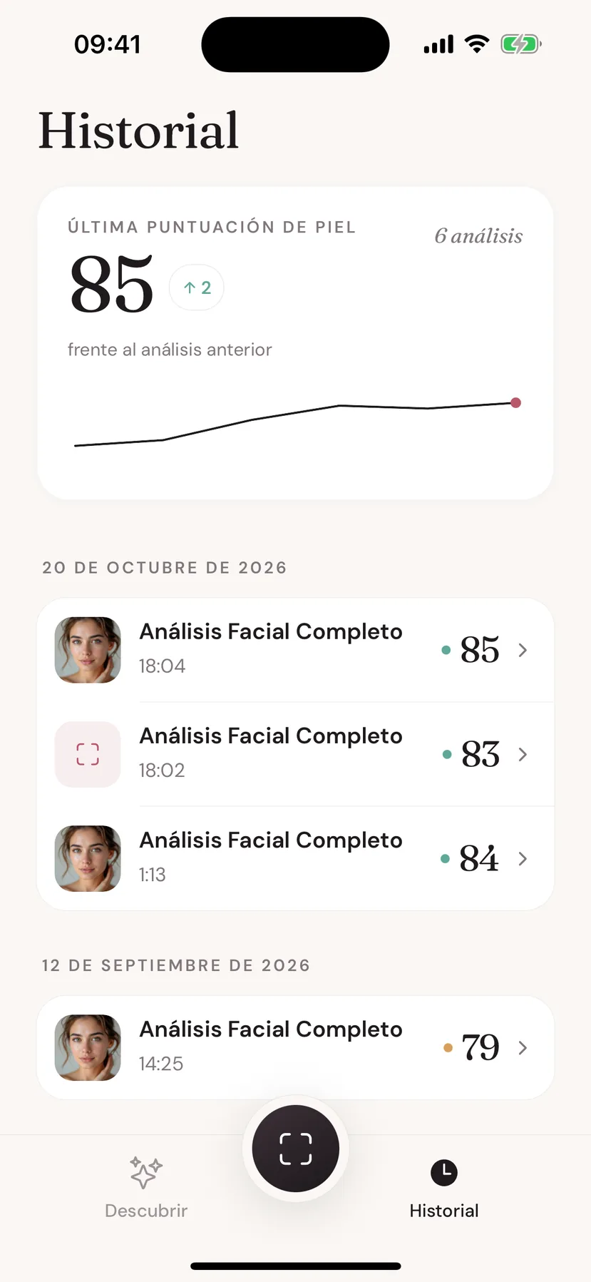 Pantalla de historial de Beeuty con la tendencia de la puntuación y análisis anteriores